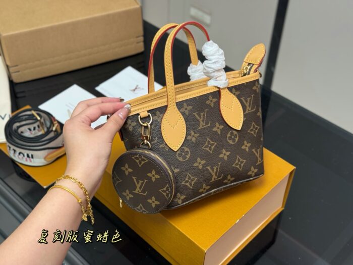 Louis Vuitton Mini Tote Bag Replica High Quality Includes Long Shoulder Strap Coin Purse - Image 2