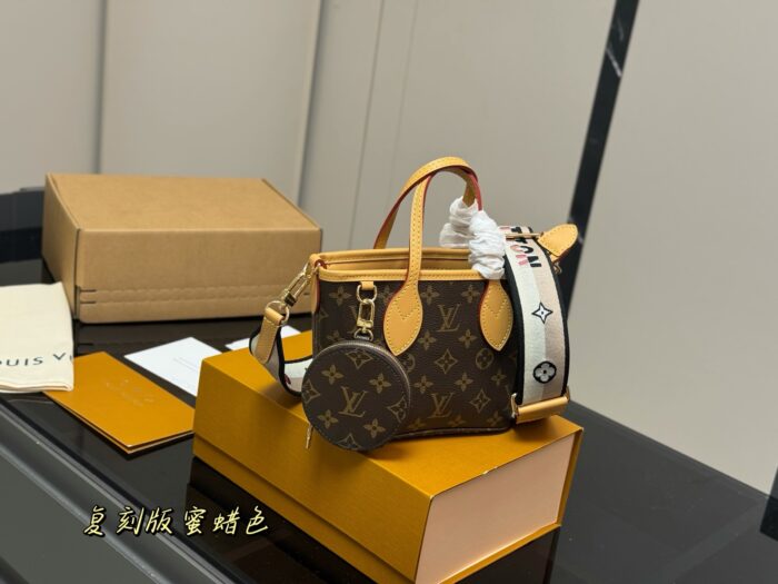 Louis Vuitton Mini Tote Bag Replica High Quality Includes Long Shoulder Strap Coin Purse - Image 5