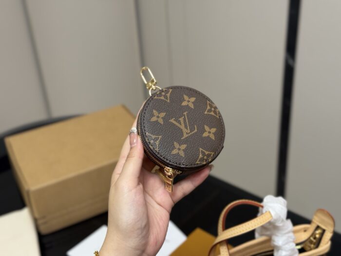 Louis Vuitton Mini Tote Bag Replica Edition With Long Shoulder Strap And Coin Purse - High Quality - Image 3