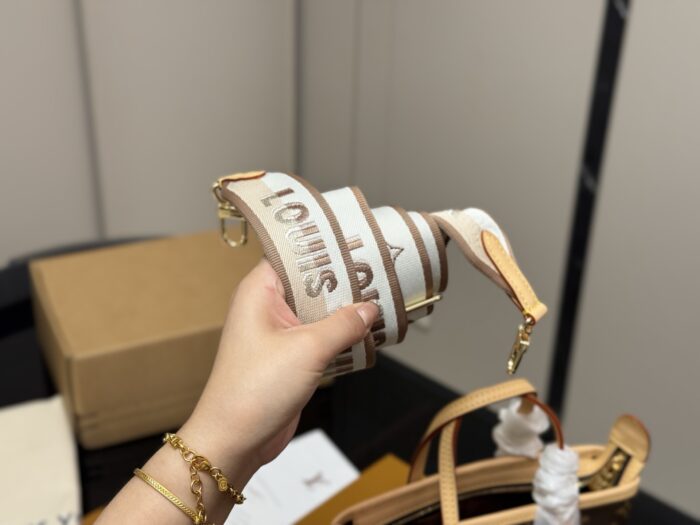 Louis Vuitton Mini Tote Bag Replica Edition With Long Shoulder Strap And Coin Purse - High Quality - Image 6
