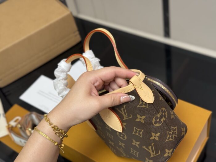 Louis Vuitton Mini Tote Bag Replica Edition With Long Shoulder Strap And Coin Purse - High Quality - Image 7