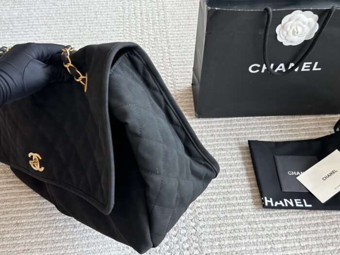 Chanel Cf Series Large Airport Bag - Quilted Pattern With Gold Buckle - Image 3