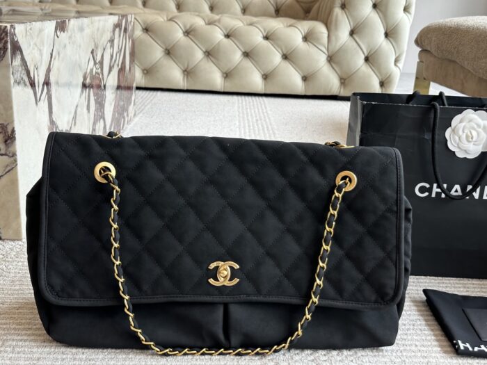 Chanel Cf Series Large Airport Bag - Quilted Pattern With Gold Buckle - Image 4