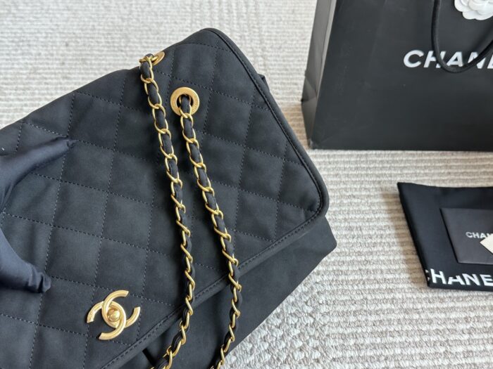 Chanel Cf Series Large Airport Bag - Quilted Pattern With Gold Buckle - Image 7