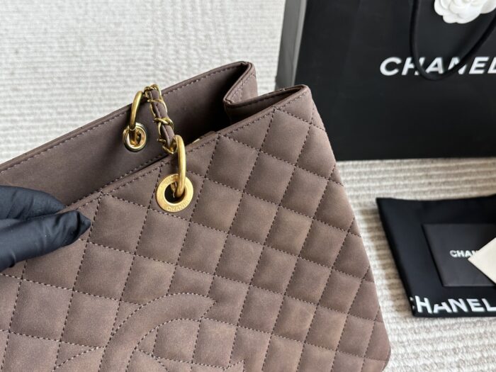 Chanel Tst Airport Bag - Quilted Double C Gold Chain Design - Image 2