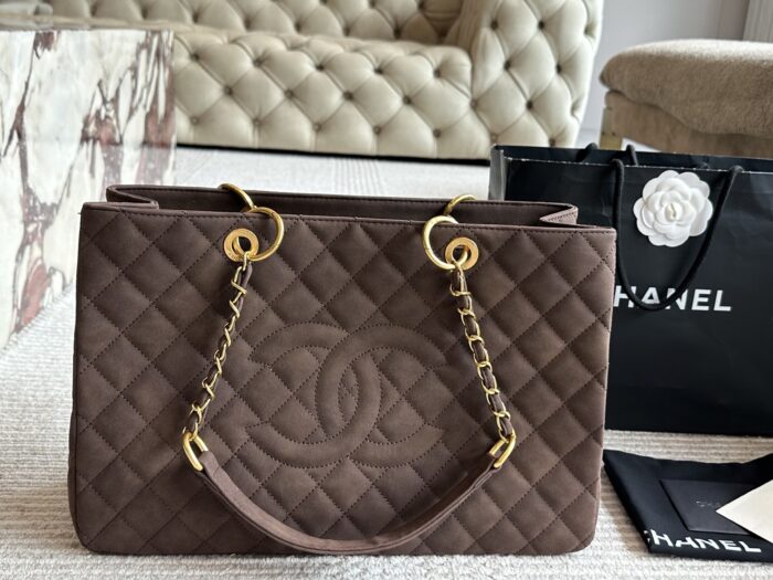 Chanel Tst Airport Bag - Quilted Double C Gold Chain Design - Image 6