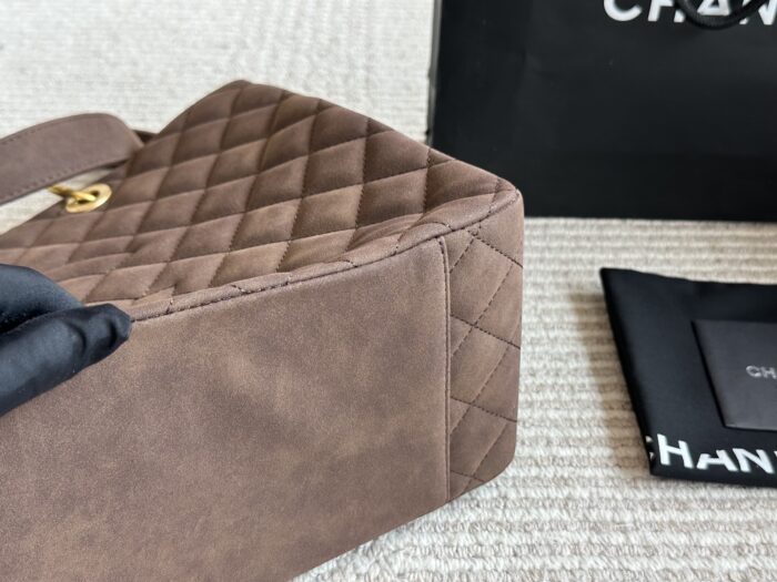 Chanel Tst Airport Bag - Quilted Double C Gold Chain Design - Image 9