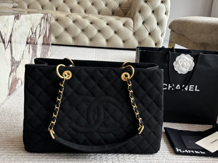 Chanel Tst Airport Bag - Quilted Double C Gold Chain Design - Image 11