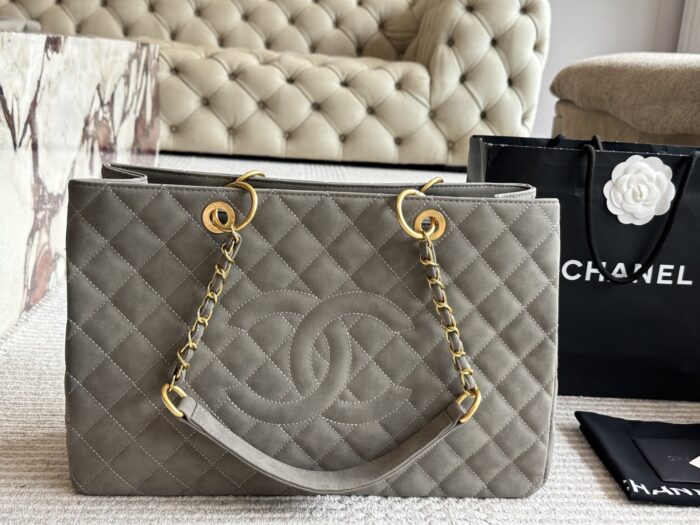 Chanel Tst Airport Bag - Quilted Double C Gold Chain Design - Image 12