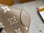 Louis Vuitton Vintage Horn Bag Vintage Classic Shoulder Bag With Shoulder Strap And Chain Versatile For Both Shoulder And Crossbody Carry - Image 4