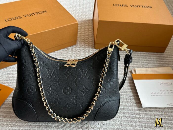 Louis Vuitton Vintage Classic Horn Bag Shoulder Strap & Chain Crossbody Bag Versatile And Stylish - Image 1