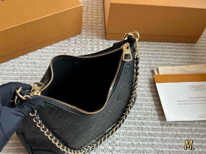 Louis Vuitton Vintage Classic Horn Bag Shoulder Strap & Chain Crossbody Bag Versatile And Stylish - Image 9