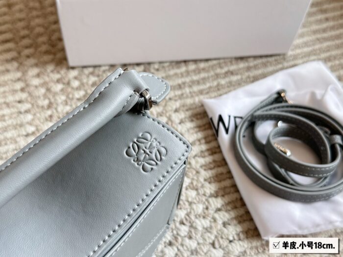 Loewe Puzzle Series 2025 New Sheepskin Geometric Bag - Premium Quality - Image 2