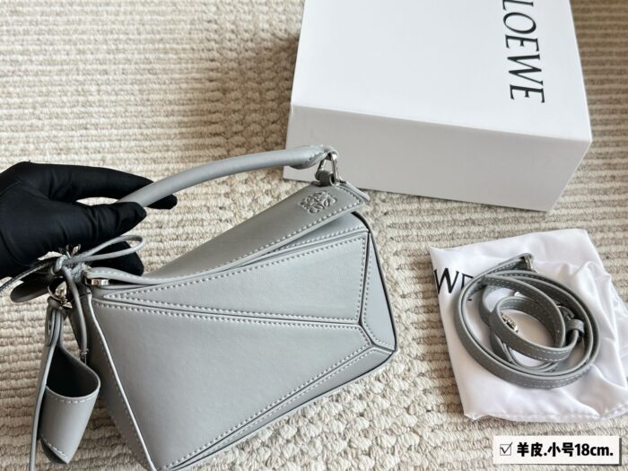 Loewe Puzzle Series 2025 New Sheepskin Geometric Bag - Premium Quality - Image 4