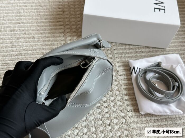 Loewe Puzzle Series 2025 New Sheepskin Geometric Bag - Premium Quality - Image 7