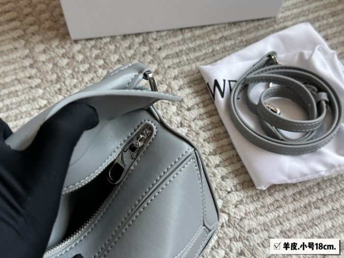 Loewe Puzzle Series 2025 New Sheepskin Geometric Bag - Premium Quality - Image 8