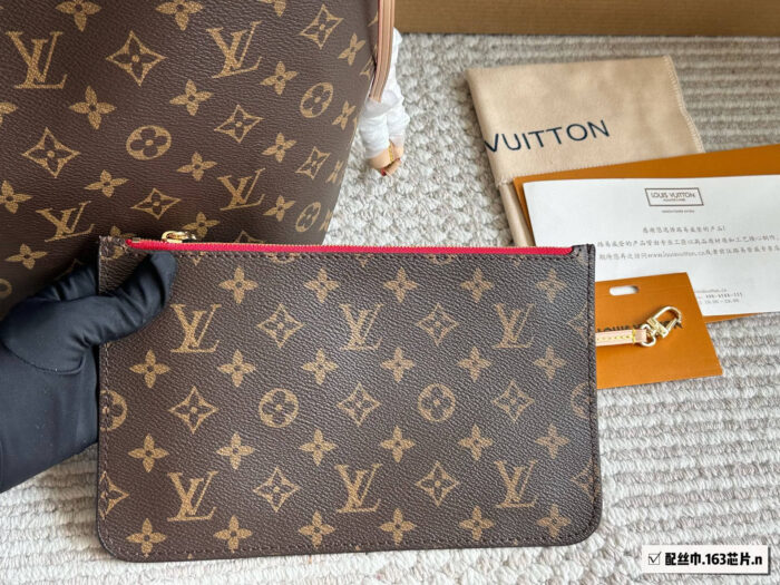 Louis Vuitton Neverfull Tote Bag - Large Capacity With Detachable Mini Bag, Striped Lining, Colour-Changing Leather, Complete With Silk Scarf Gift Box - Image 3