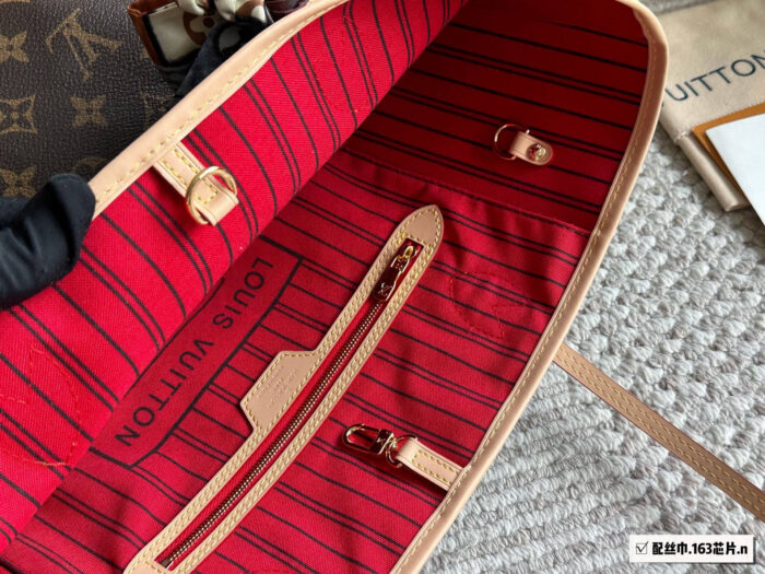 Louis Vuitton Neverfull Tote Bag - Large Capacity With Detachable Mini Bag, Striped Lining, Colour-Changing Leather, Complete With Silk Scarf Gift Box - Image 8