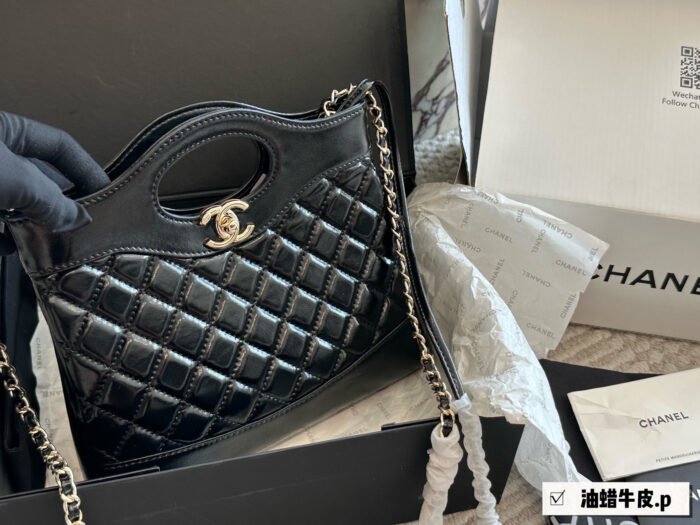 Chanel 23A 31 Bag Mini Oiled Grained Calfskin Diamond Quilted Chain Bag - Image 1