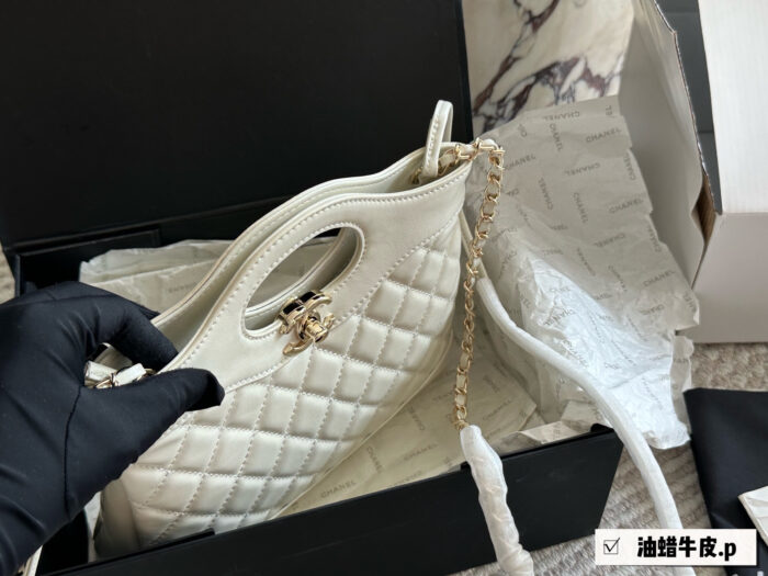 Chanel 23A 31 Bag Mini Oil-Waxed Calfskin Diamond Quilted Chain Bag Replica Edition - Image 3