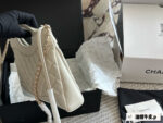 Chanel 23A 31 Bag Mini Oil-Waxed Calfskin Diamond Quilted Chain Bag Replica Edition - Image 4