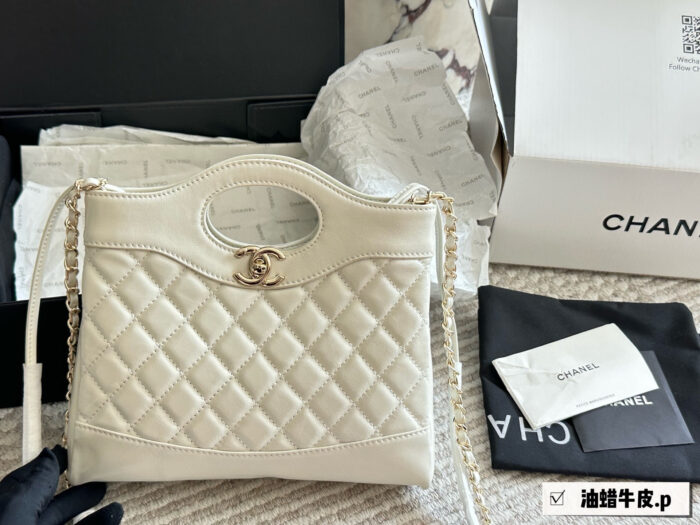 Chanel 23A 31 Bag Mini Oil-Waxed Calfskin Diamond Quilted Chain Bag Replica Edition - Image 6