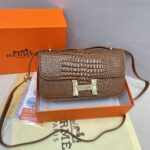 Hermès Multicoloured Crocodile-Patterned H Single-Shoulder Bag with Metal Buckle - Image 9