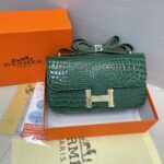 Hermès Multicoloured Crocodile-Patterned H Single-Shoulder Bag with Metal Buckle - Image 6