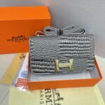 Hermès Multicoloured Crocodile-Patterned H Single-Shoulder Bag with Metal Buckle - Image 4