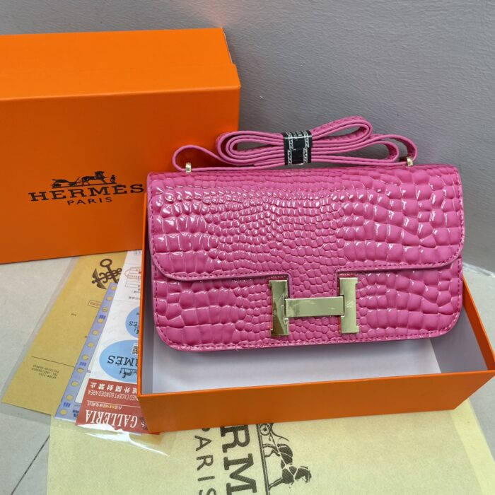 Hermès Multicoloured Crocodile-Patterned H Single-Shoulder Bag with Metal Buckle - Image 3