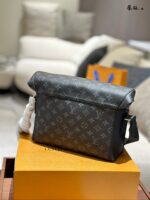 Louis Vuitton Monogram Canvas Messenger Bag - Image 2